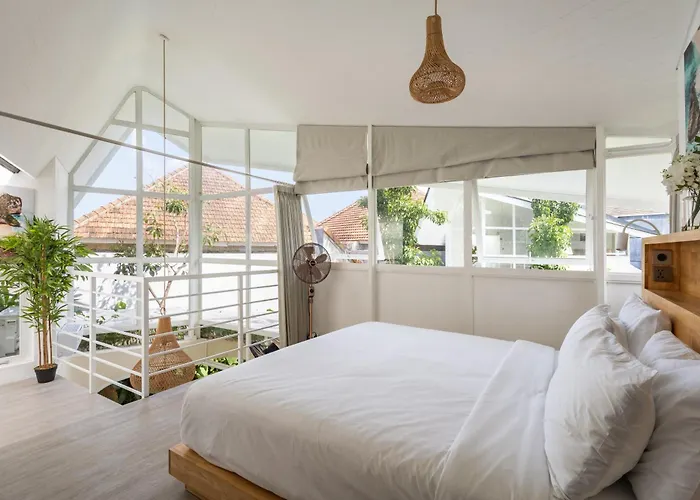 Tiny Homes, Sanur 4*