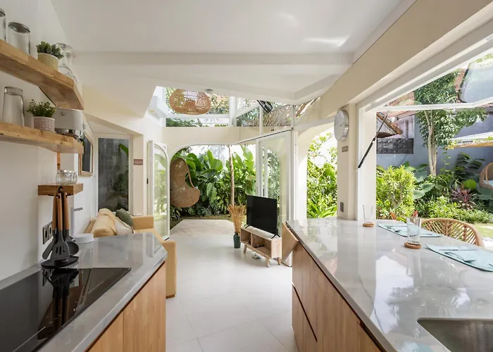 Tiny Homes, Sanur 4*