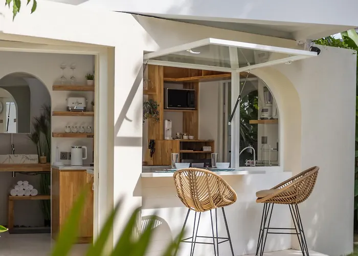 アパートホテル Tiny Homes, Sanur デンパサール